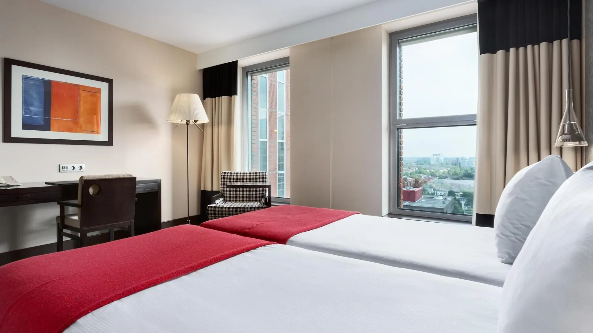 NH Den Haag Hotel 4*,